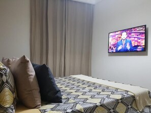 3 habitaciones, tabla de planchar con plancha, internet y ropa de cama 