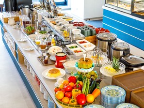 Petit déjeuner buffet servi tous les jours en supplément