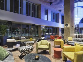 2 bars/lounges, poolside bar