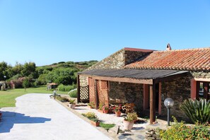 Exterior - La Chintana A charming villa with pool (Sardegna)