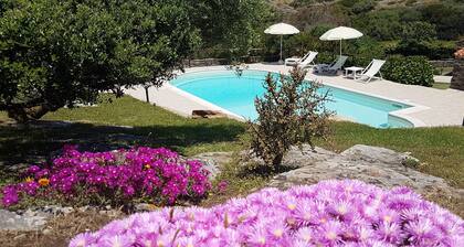 La Chintana A charming villa with pool