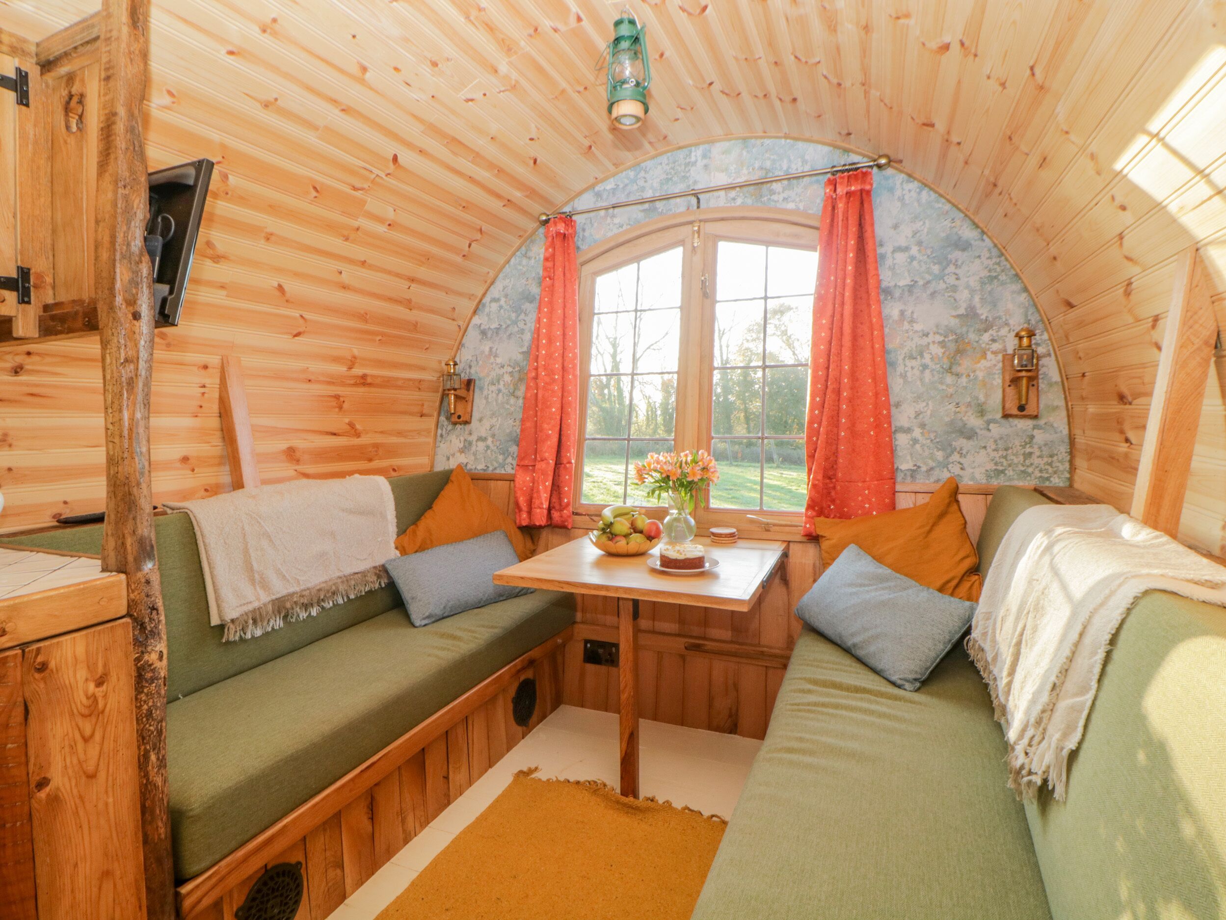 The Wagon At Burrow Hill, Pet Friendly In Ottery St Mary - Sidmouth