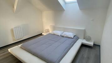 3 Schlafzimmer, Schreibtisch, Bügeleisen/Bügelbrett, kostenloses WLAN
