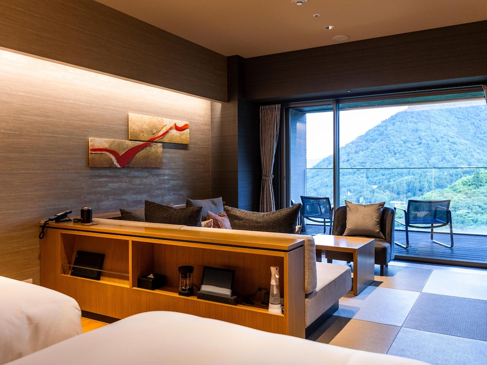 Karaku, Gora by null