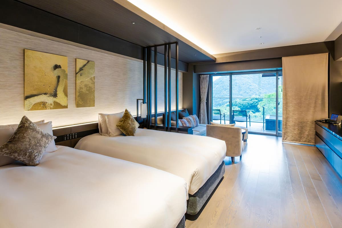 In-room safe, free WiFi, bed sheets