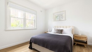 2 habitaciones, tabla de planchar con plancha y wifi gratis 
