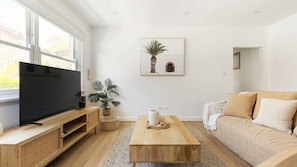 Smart TV - Saltwater Bondi Two (Bondi)