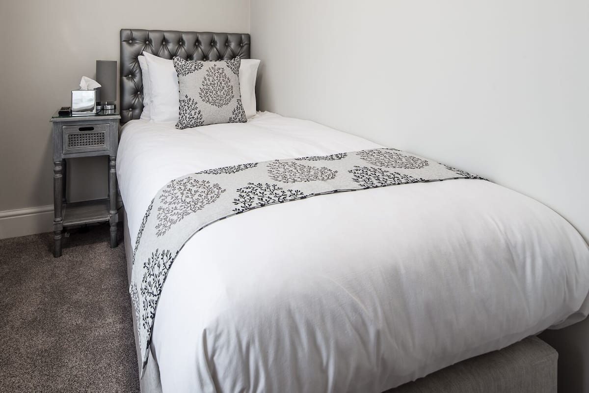 2 habitaciones, decoración personalizada y cortinas blackout