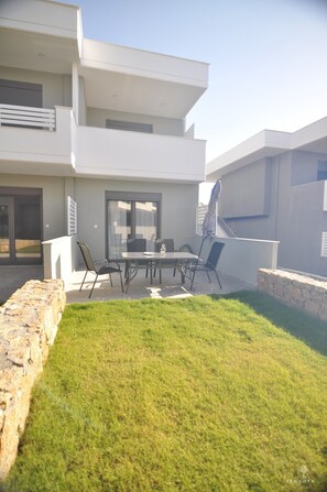 Terrace/patio - Zennova  Sirene Luxury Studios (Polygyros)