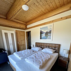 2 多间卧室、隔音、免费 WiFi、床单