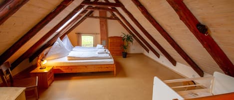2 bedrooms, travel cot, free WiFi