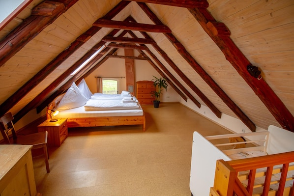2 bedrooms, travel cot, free WiFi - Unser Ferienhaus Utkiek ist ein Historisches Gebäude das wir 2011 mit Viel Liebe (Krummhörn)