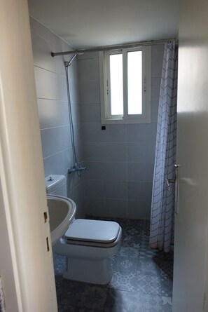 Bathroom - Private Studio, nice terrace , special location, calm  area in Ashrafieh region. (Beirut)