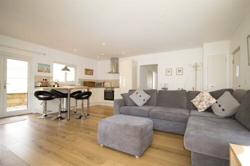 Lovely Lodge on one floor in Country setting