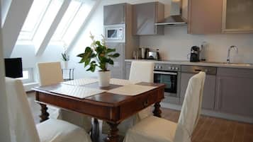 Apartment, 1 Bedroom | In-room dining