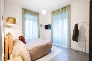 1 bedroom, in-room safe, desk, iron/ironing board - Luxury Apartment Zona Vaticano-Prati (Roma)