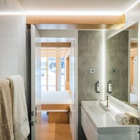 Business-Zimmer | Badezimmer | Dusche, Haartrockner, Handtücher, Shampoo