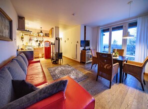 Fernseher, DVD-Player, Stereoanlage