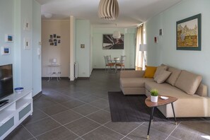 Flat-screen TV - Villa Marazia with Garden and Private Parking! (Trecastagni)