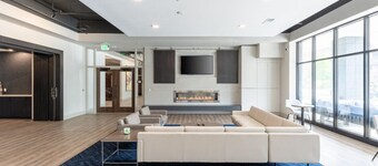 East Side Luxury 1BR Apt - Near Brady St with Balcony and Lounge