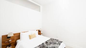 1 dormitori, escriptori, planxa i posts de planxar i wifi gratuïta