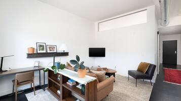 Televisor intel·ligent i llibres