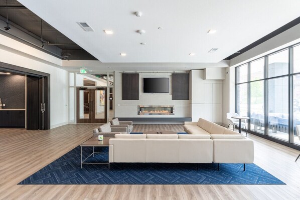 Smart TV, books, stereo