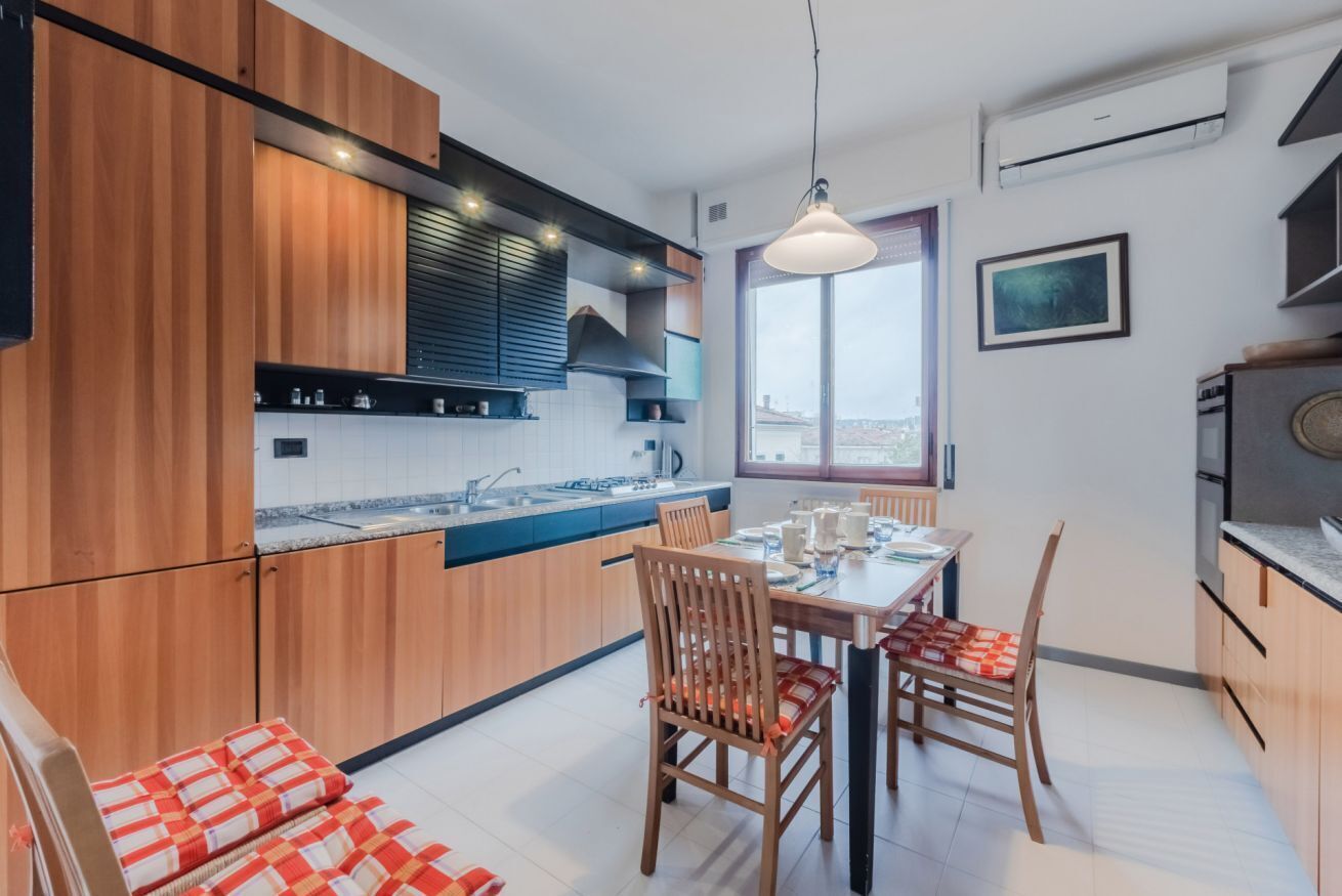 Microonde, forno, piano cottura, lavastoviglie