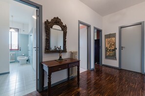 Bathtub, hair dryer, bidet, towels - GuestHost - Spacious 130mq apartment that comfortably accommodates 4 people, being equipped with two duble bedrooms, two bathrooms and all the comforts for a pleasant stay. The accommodation is located in a prestigious area of ​​Pesaro, in the immedi (Pesaro)