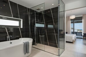 Shower, hair dryer, towels, soap - Villa Pirgos (Kissamos)