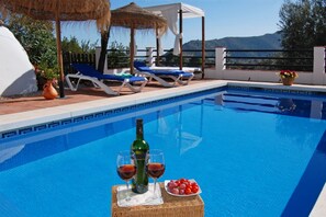A heated pool - Torcal 1 - Magnificent Villa for 8 People, Heated Pool, A/C, WIFI, Pet friendly! (Comares)