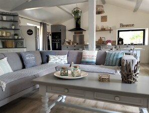 TV, books - Gîte la Roseraie between countryside and seaside (Saint-Gervais)