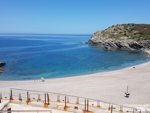 Beach - Eighteenth-century villa with pool sleeps seven (Sardegna)