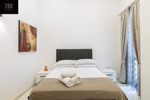 2 bedrooms, iron/ironing board, travel cot, free WiFi