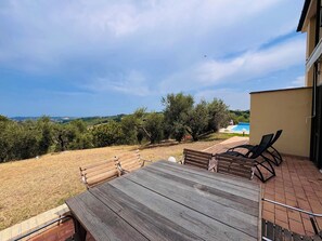 Outdoor dining - Villa seaview and private pool (Torrevecchia Teatina)