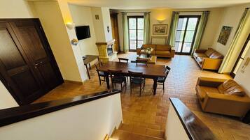 Smart TV, fireplace, printers