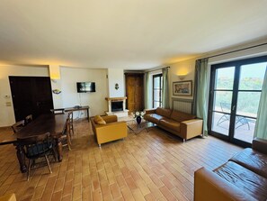 TV connectée, cheminée, imprimantes