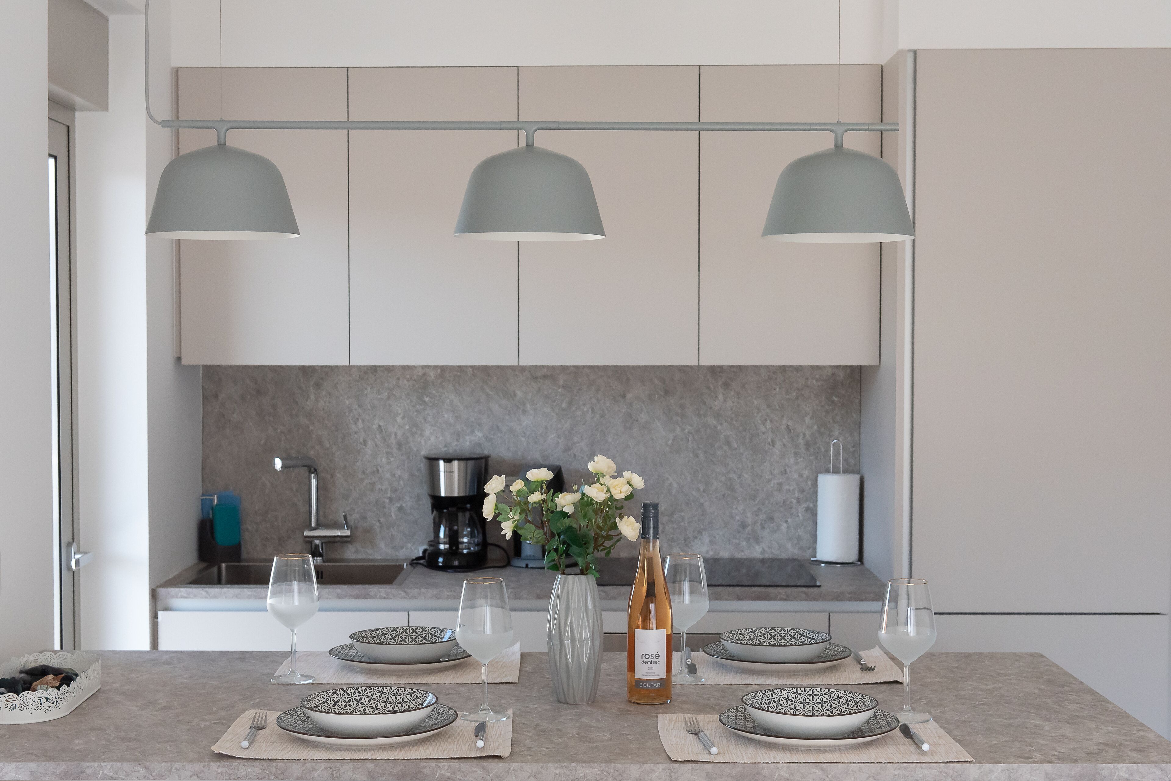 Fridge, microwave, oven, coffee/tea maker