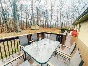 Outdoor dining - The Ranger's Retreat (London)