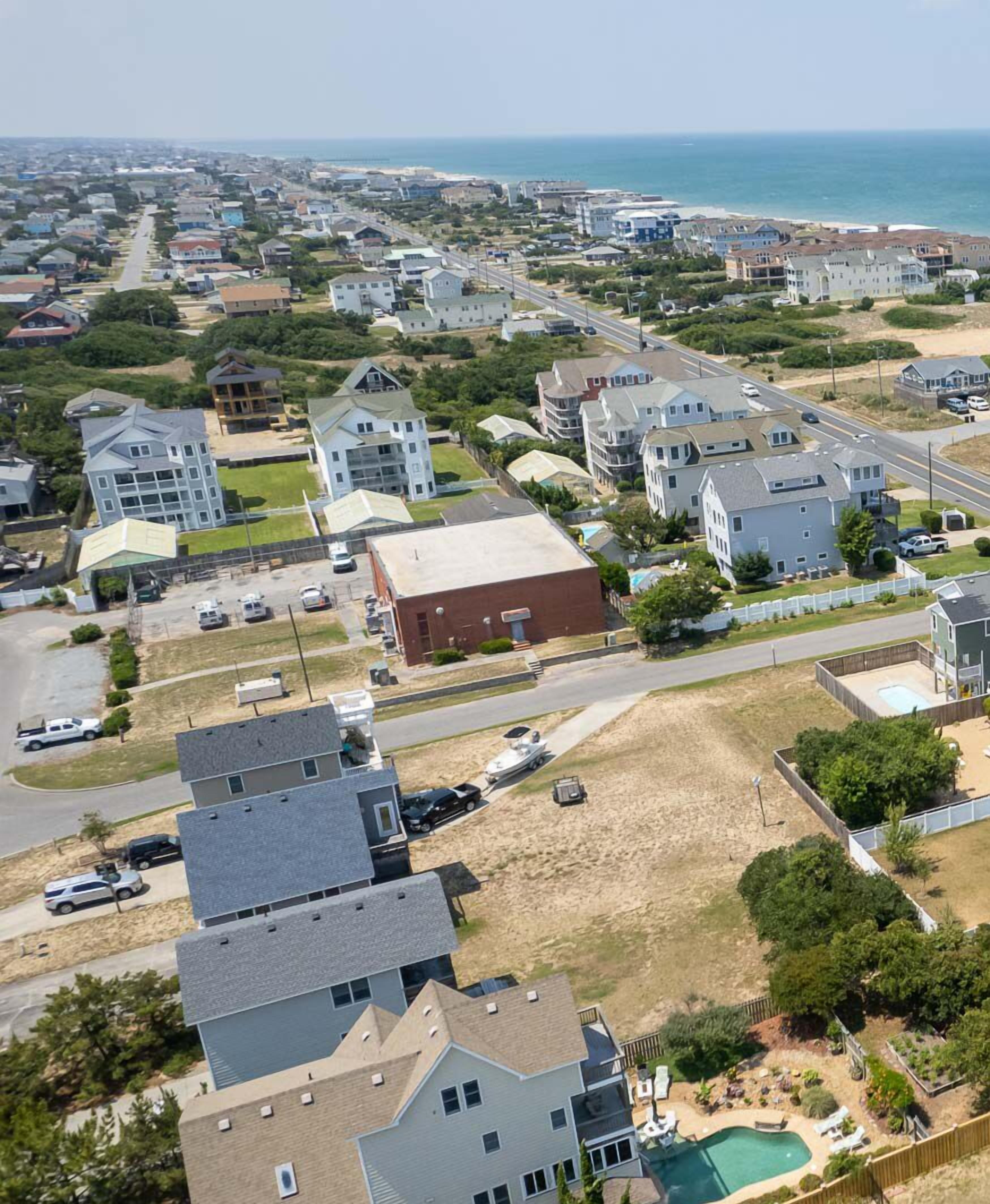 Lotus House at Kitty Hawk Shores, Semi-Oceanfront 7 Bedroom Home