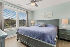 7 bedrooms, iron/ironing board, free WiFi, bed sheets - Lotus House Pets Stay Free +Private Pool (Kill Devil Hills)
