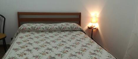 3 habitaciones, acceso a internet y ropa de cama