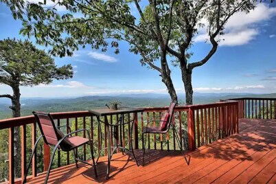 Mountain House Spectacular Views near Asheville. No Helene Damage
