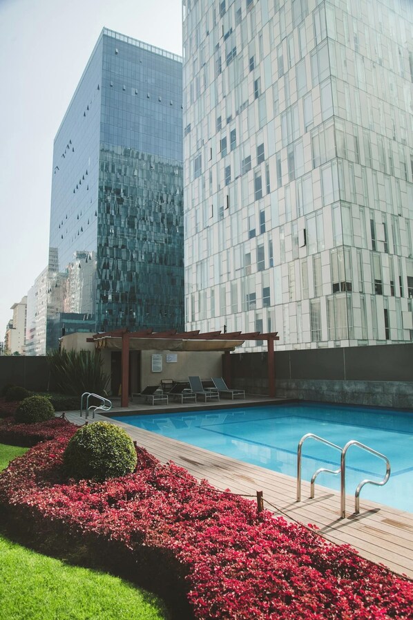 Pool - 2BR 2BA beautiful apartment in Polanco w/ gym, pool (Miguel Hidalgo)