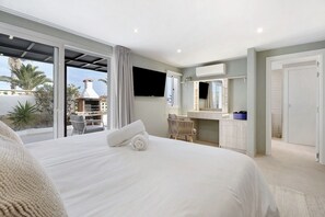 3 bedrooms, in-room safe, desk, iron/ironing board - Brand New - Villa (Amarilla Golf)