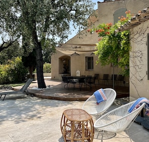 Outdoor dining - Villa Maya : Large villa and amazing pool in Luberon (Mérindol)
