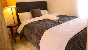 1 bedroom, desk, iron/ironing board, WiFi