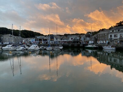 The Seascape - Award Winning 2021 Home for upto 8 Guests - Available to Book Now