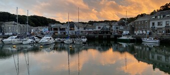 The Seascape - Award Winning 2021 Home for upto 8 Guests - Available to Book Now