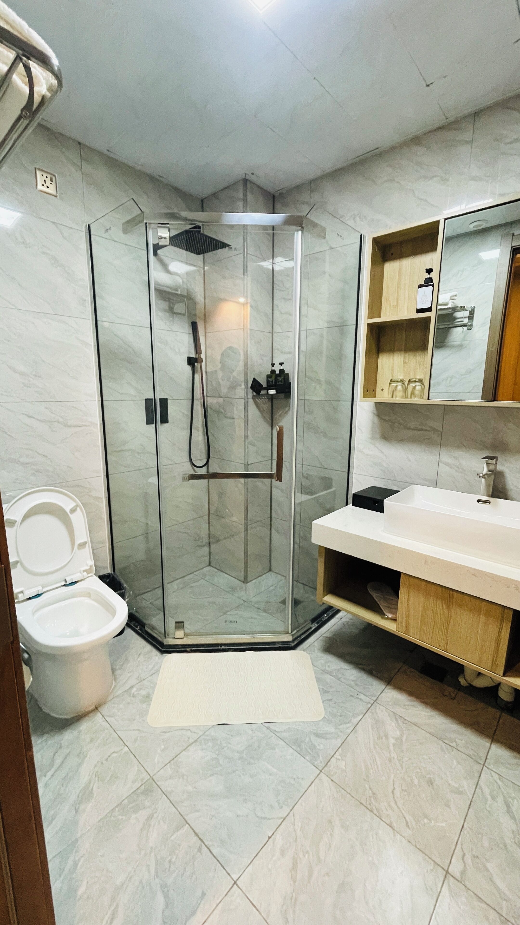 Photo - G.C Royal Hotel